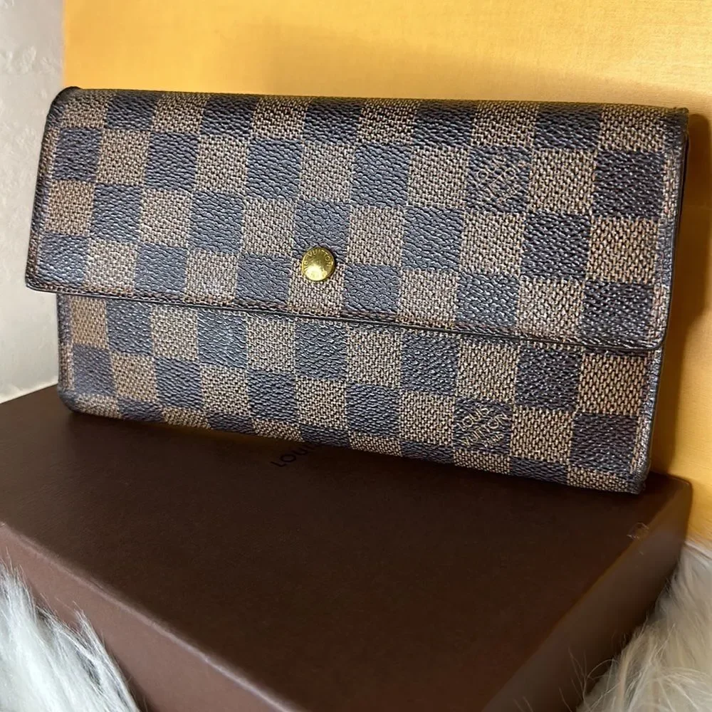 💯 Authentic Louis Vuitton DE Trifold Wallet 🍀